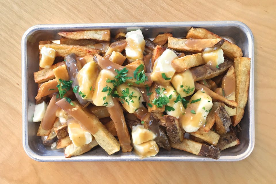 dining page poutine