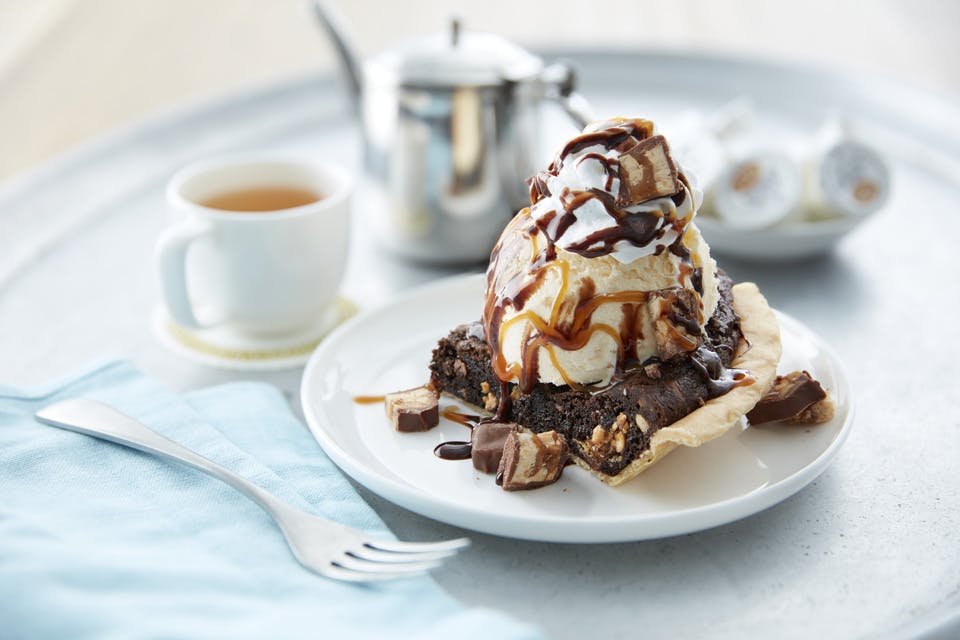 Snickers Candy Bar Cookie Pie Recipe