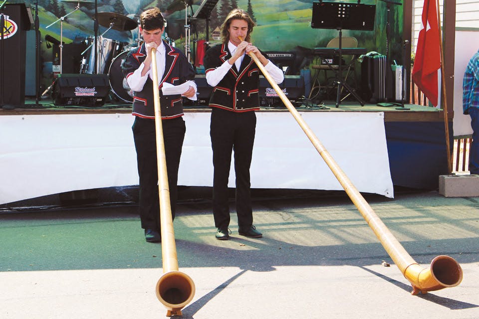 Swiss-festival-horns Swiss-festival-horns