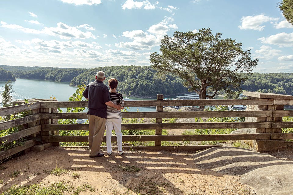 Couple looking out over Lake Cumberland in Jamestown, Kentucky (photo courtesy of Lake Cumberland)