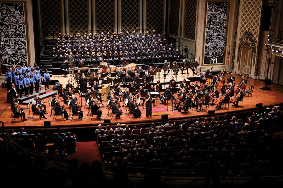 Orchestra and choirs on stage at the Cincinnati May Festival (photo by JP Leong)