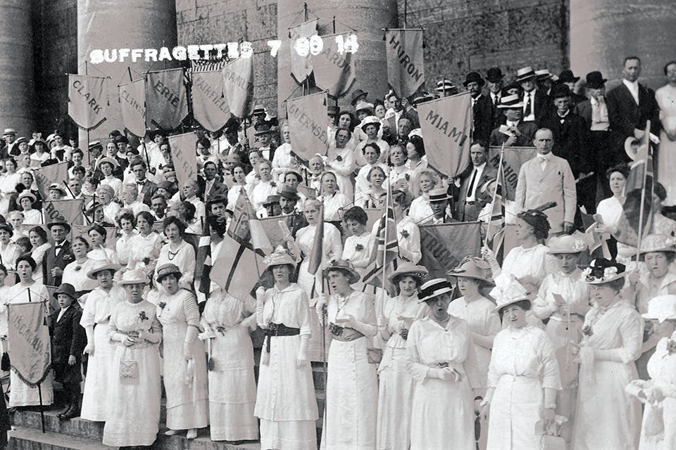 Suffragists demonstrating outside the Ohio Statehouse in 1914 (photo courtesy of Ohio History Connection)