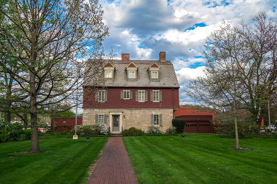m*.様 houseonthehill ハウスオンザヒル Visit the Oldest Home in Muskingum County