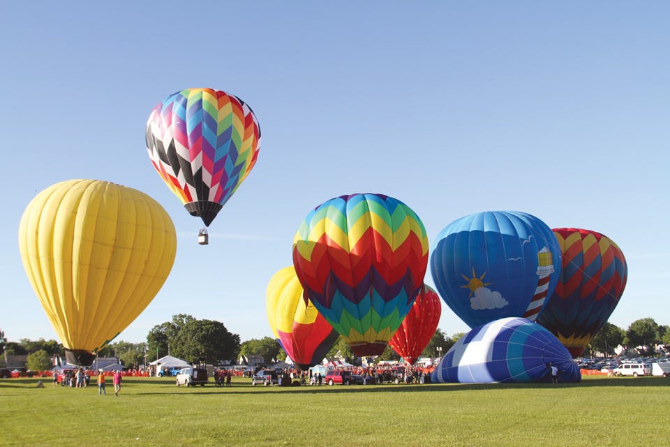 Hot air balloons at Ashland BalloonFest in Freer Field (photo courtesy of BalloonFest) Hot air balloons at Ashland BalloonFest in Freer Field (photo courtesy of BalloonFest)