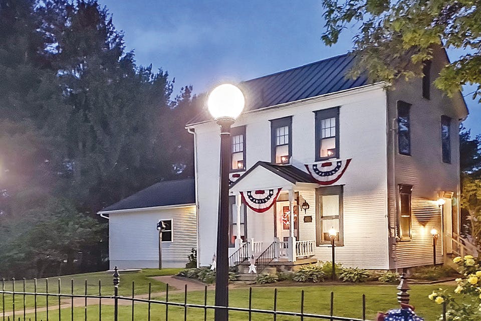 Home on Historical Figures of Wayne County Tour at dusk in Dalton (photo courtesy of Visit Wayne County Ohio) Home on Historical Figures of Wayne County Tour at dusk in Dalton (photo courtesy of Visit Wayne County Ohio)