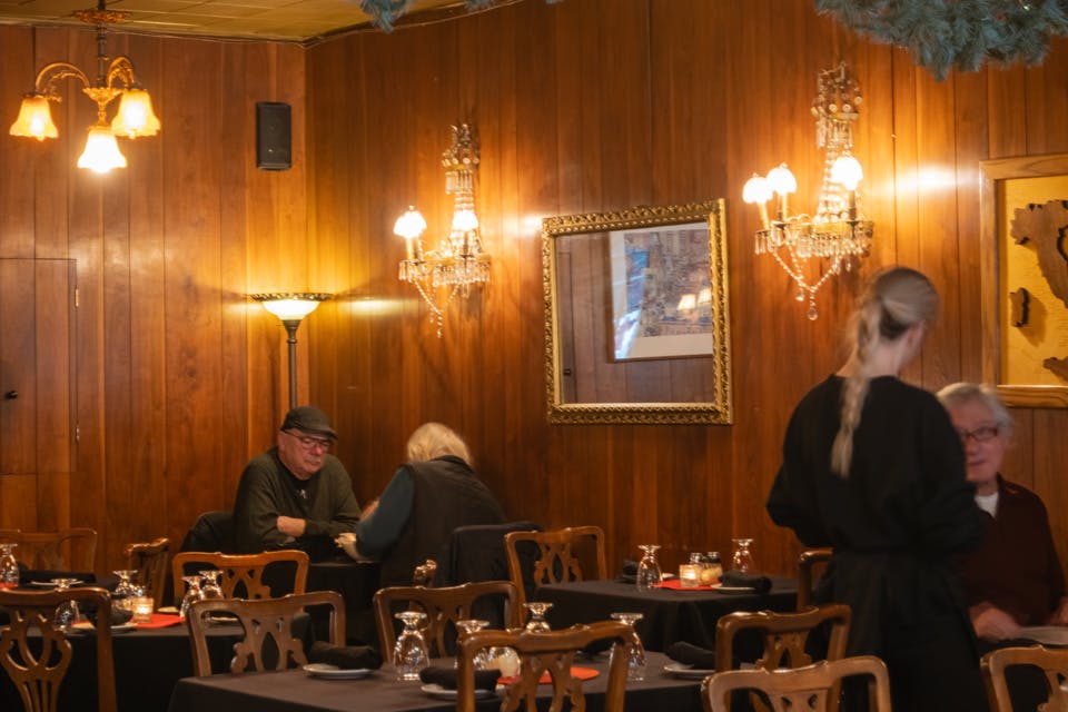 Dining room at Guarino’s Restaurant in Cleveland (photo by Kaitlin Walsh)